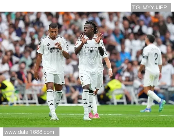 新晋足球球星闪耀绿茵场引领球队开启全新辉煌时代